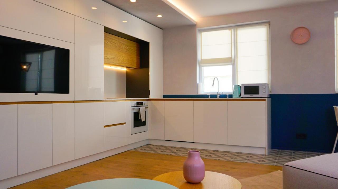 Апартамент Жасмин С Частен Гараж - Jasmin Apartment With Private Garage Varna Esterno foto